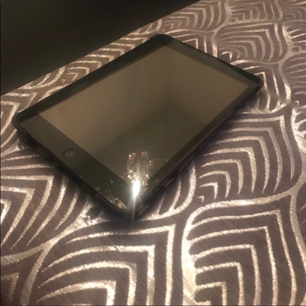 Apple IPad Mini - Picture 3 of 3